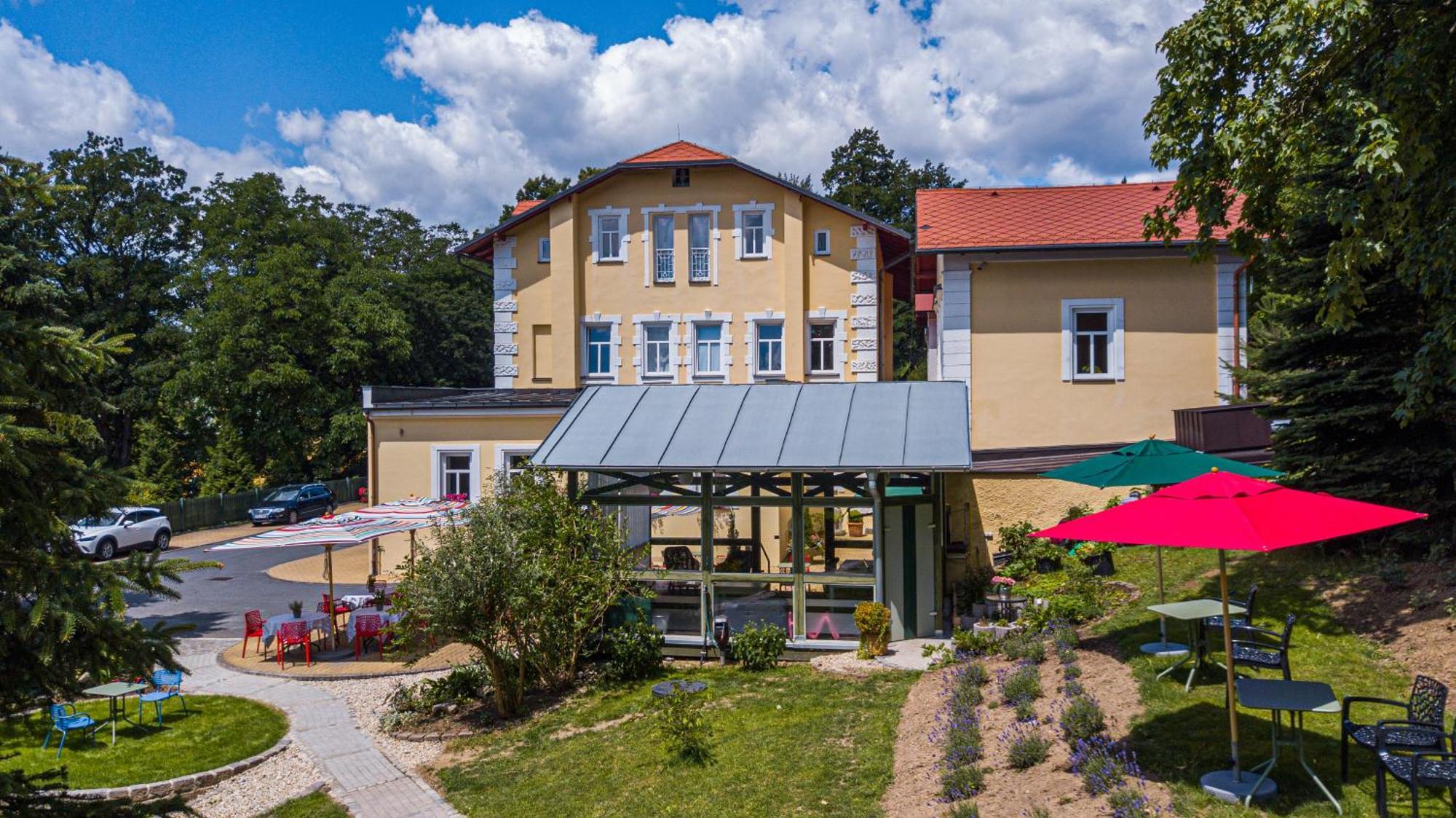 Boutique Hotel Swisshouse Mariánské Lázně Esterno foto