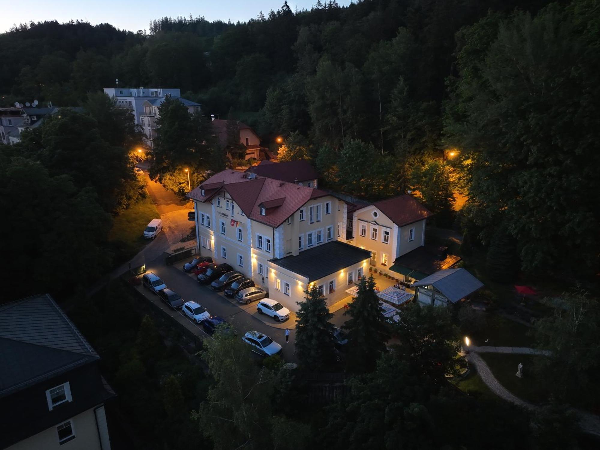 Boutique Hotel Swisshouse Mariánské Lázně Esterno foto