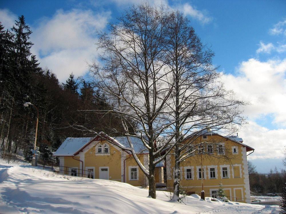 Boutique Hotel Swisshouse Mariánské Lázně Esterno foto