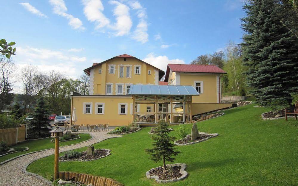 Boutique Hotel Swisshouse Mariánské Lázně Esterno foto